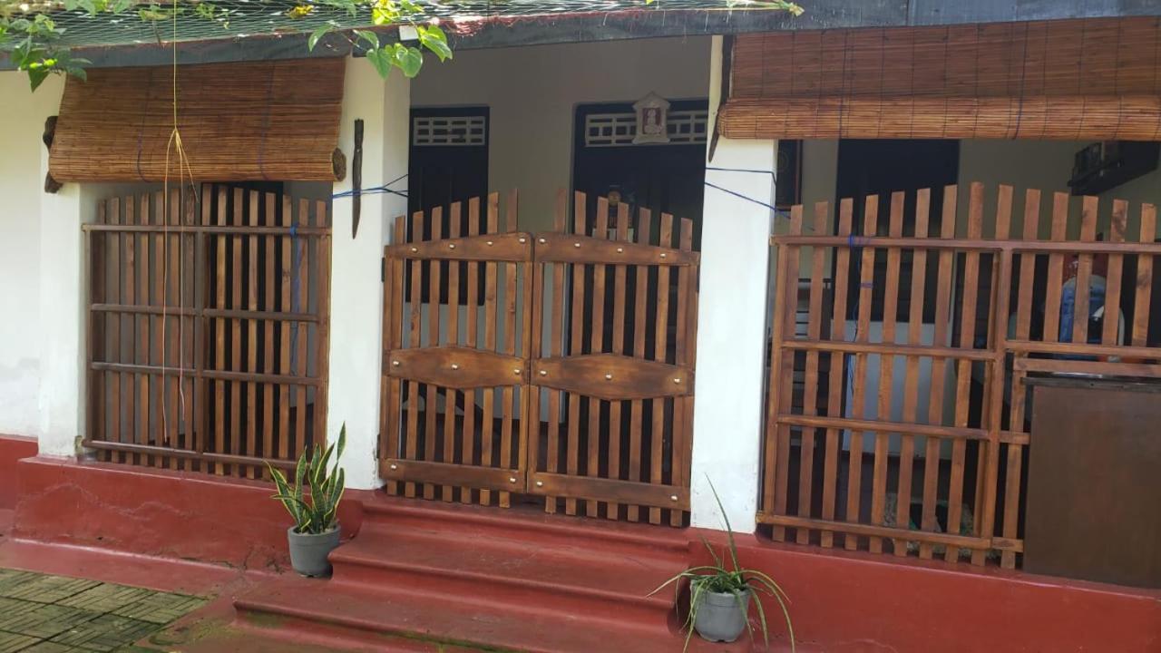 Ami Place Rooms With Kitchen Hikkaduwa Exterior photo
