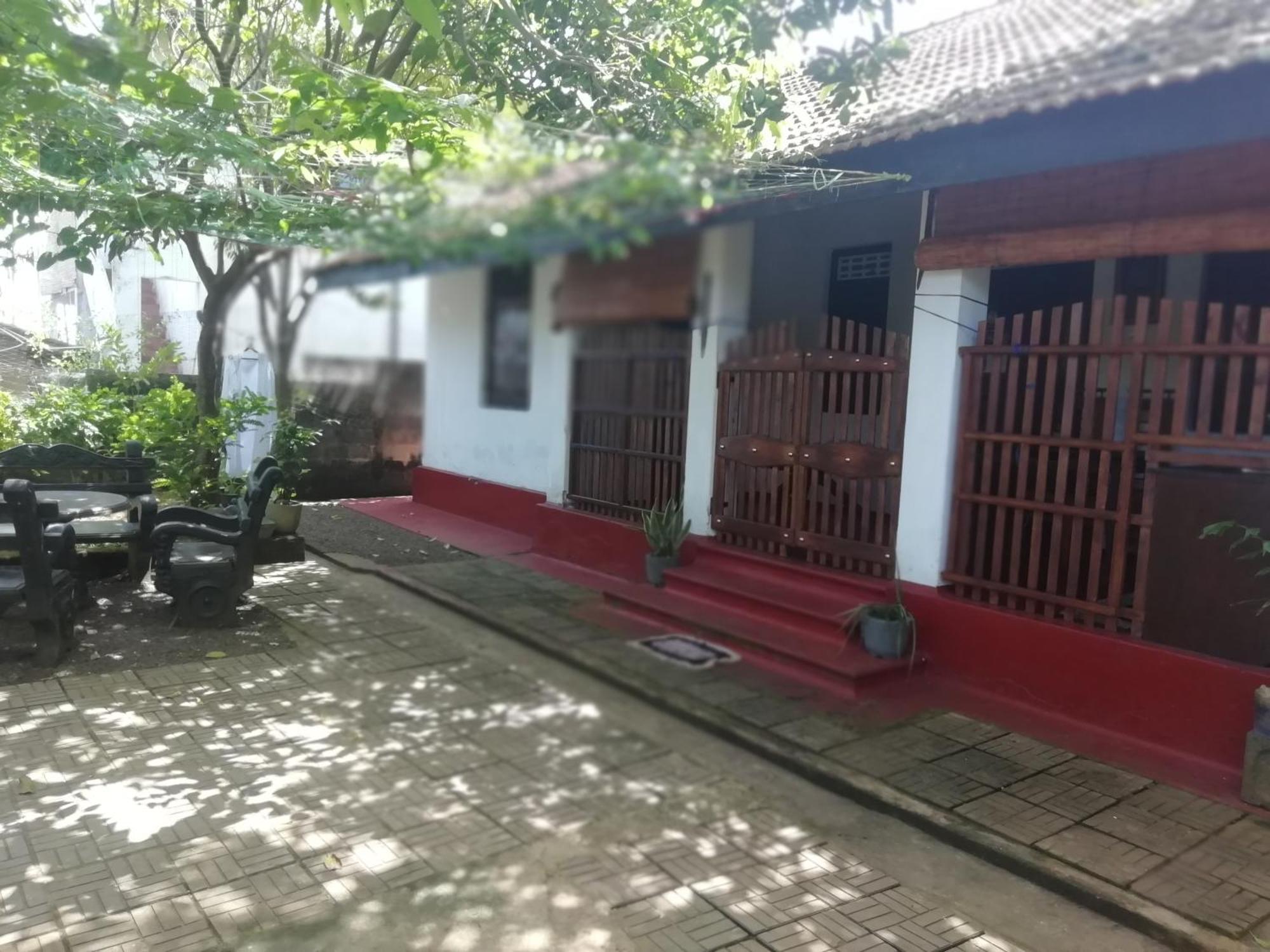 Ami Place Rooms With Kitchen Hikkaduwa Exterior photo