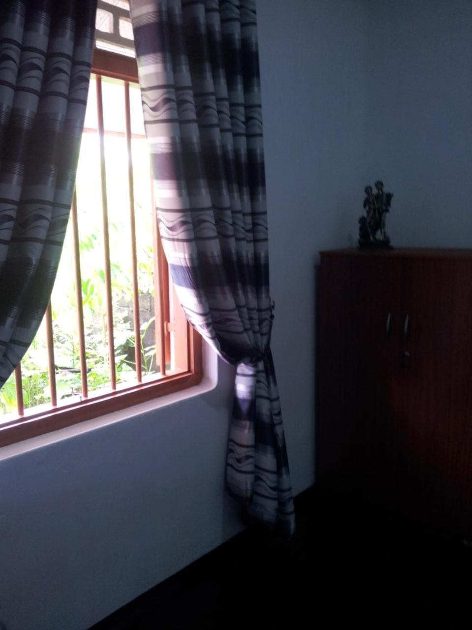 Ami Place Rooms With Kitchen Hikkaduwa Exterior photo